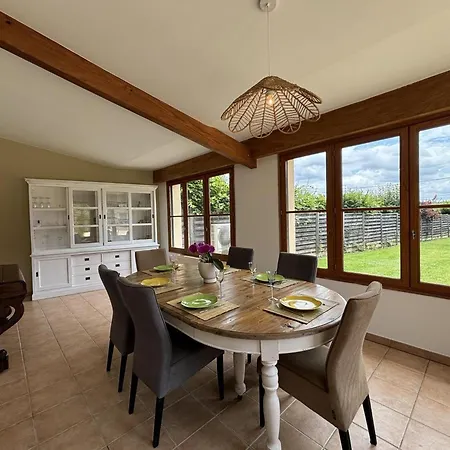 Holiday home Authentique Avec Spa, Tennis Et Jardin Paysager - Draps Et Menage Inclus, Calme Campagnard. - Fr-1-489-540 Chazemais