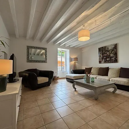 Authentique Avec Spa, Tennis Et Jardin Paysager - Draps Et Menage Inclus, Calme Campagnard. - Fr-1-489-540 Holiday home Chazemais